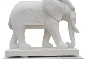 泰安石雕公园立式大象雕塑