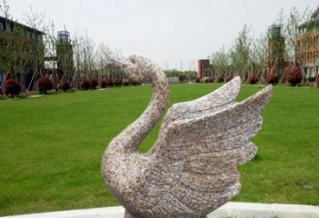 泰安优雅迷人的天鹅雕塑