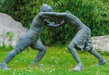 泰安摔跤运动小孩公园草坪铜雕