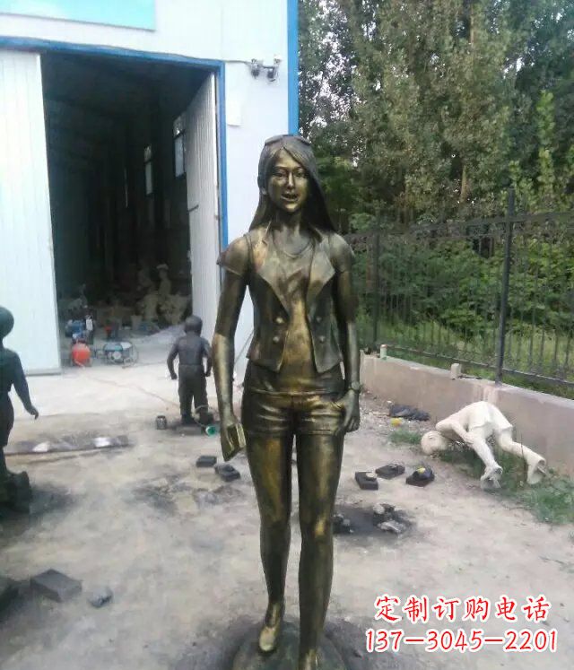 泰安现代美女广场人物铜雕