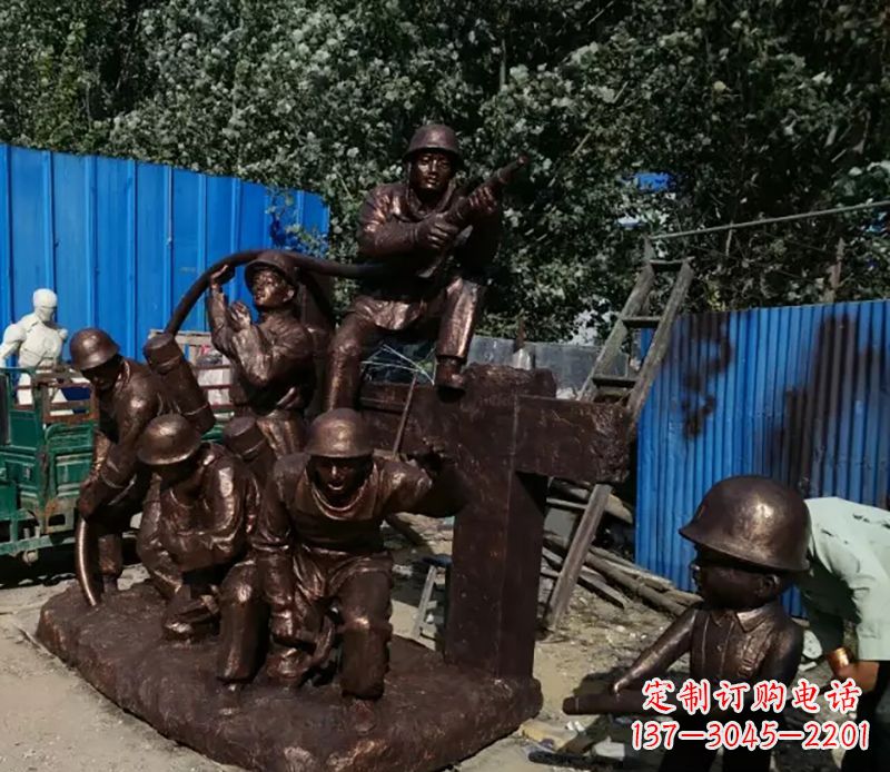 泰安消防员灭火景观雕塑