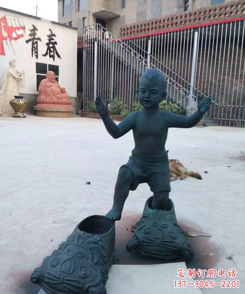 泰安小孩穿大鞋青铜人物雕塑