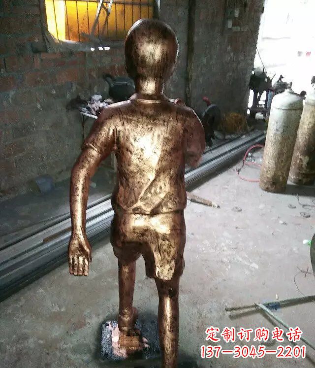 泰安小孩跑步公园人物铜雕 (2)