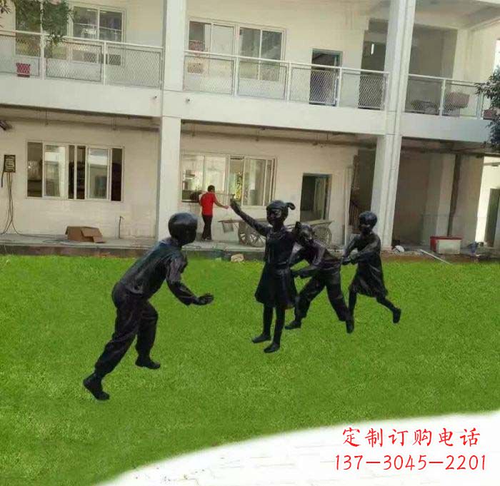 泰安校园儿童玩老鹰捉小鸡铜雕