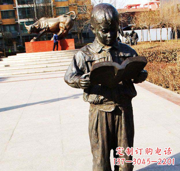 泰安校园看书的小学生人物铜雕