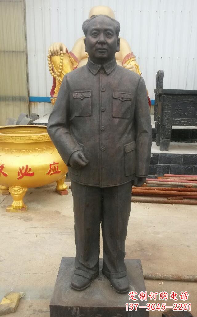 泰安校园毛主席伟人铜雕