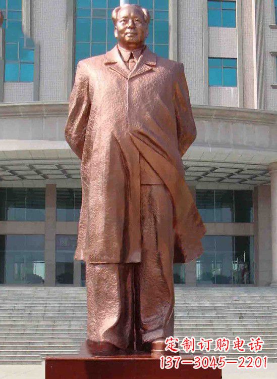 泰安校园毛主席铜像