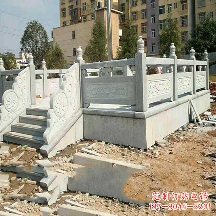 泰安校园青石升旗台