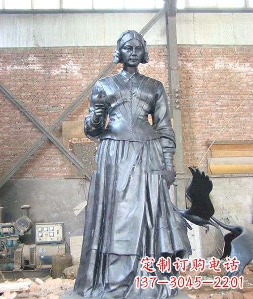 泰安医院校园西方名人南丁格尔铜雕