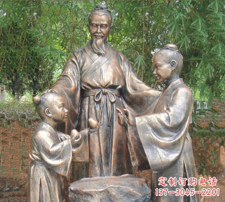 泰安寓言故事铜雕_孔融让梨