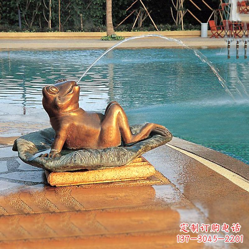 泰安园林水景池塘游泳馆喷水青蛙铜雕塑