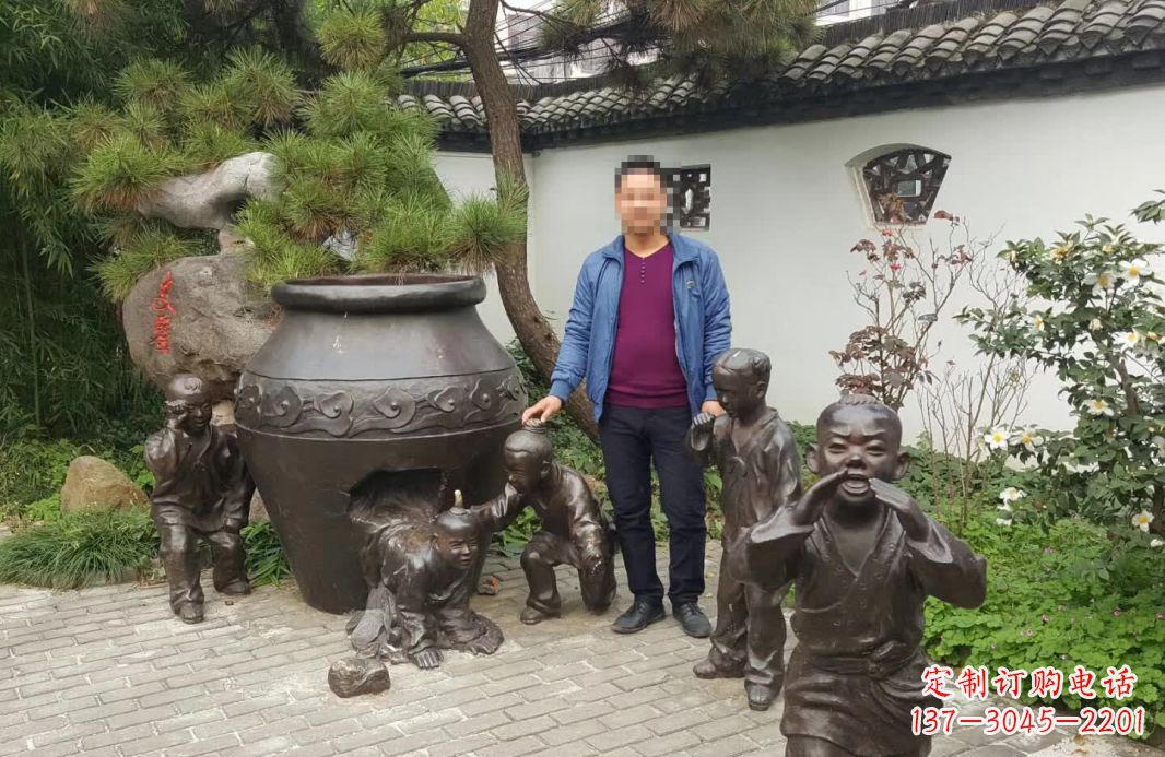 泰安园林司马光砸缸铜雕