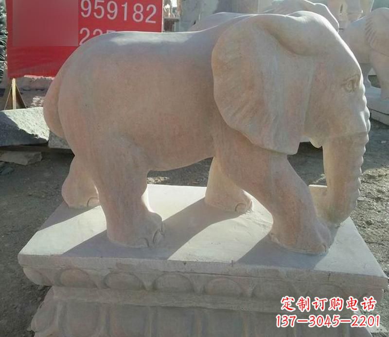 泰安园林晚霞红大象雕塑