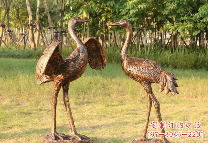 泰安展翅仙鹤铜雕