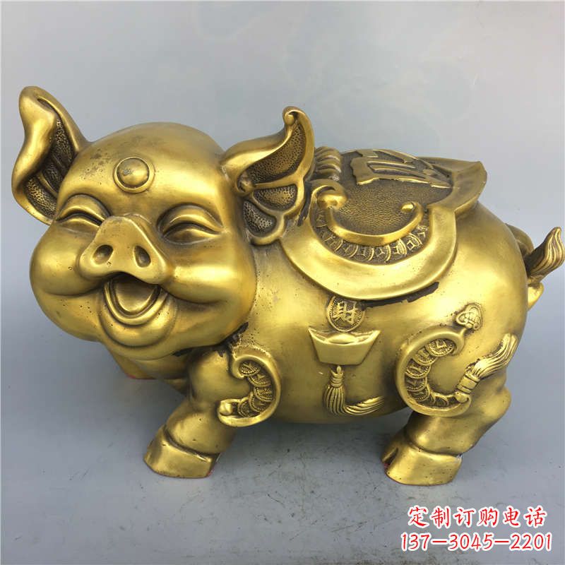 泰安招财卡通猪铜雕-企业商场美陈动物生肖风水雕塑摆件