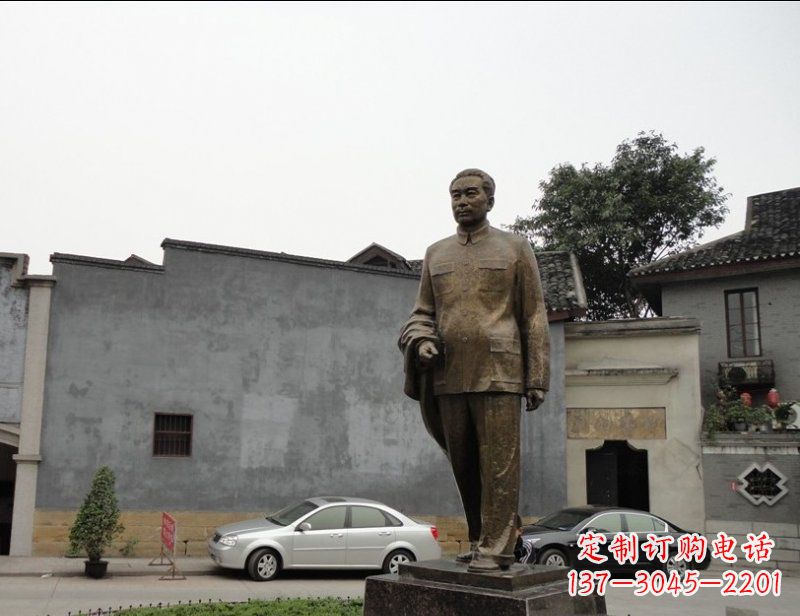 泰安周恩来广场伟人铜雕