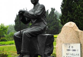泰安中国现代著名小说家老舍铜雕像