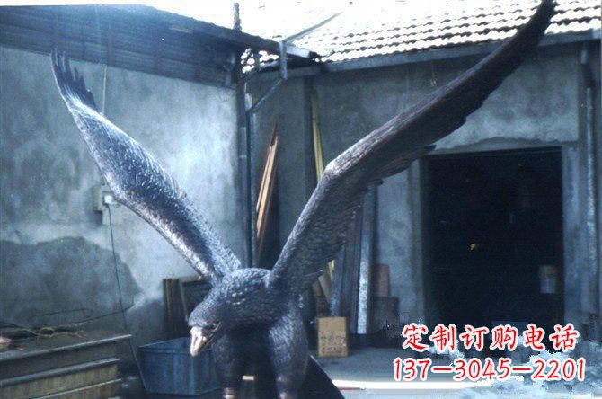 泰安铸铜老鹰企业动物铜雕