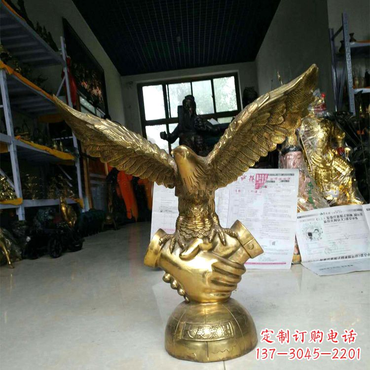 泰安铸铜老鹰雕塑大展宏图