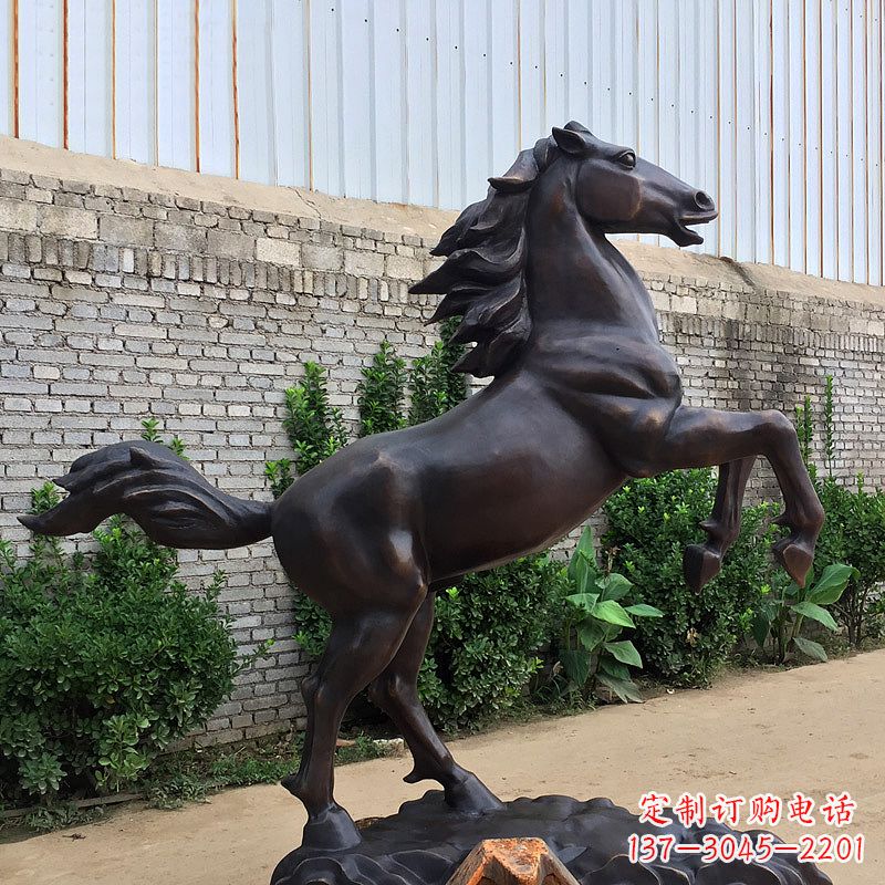 泰安铸铜马儿雕塑
