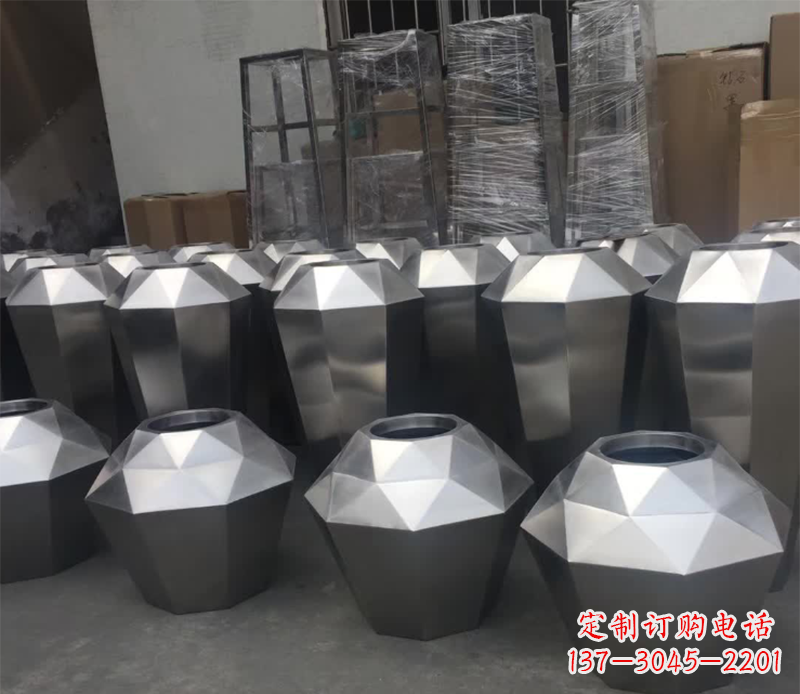 泰安不锈钢组合花盆雕塑
