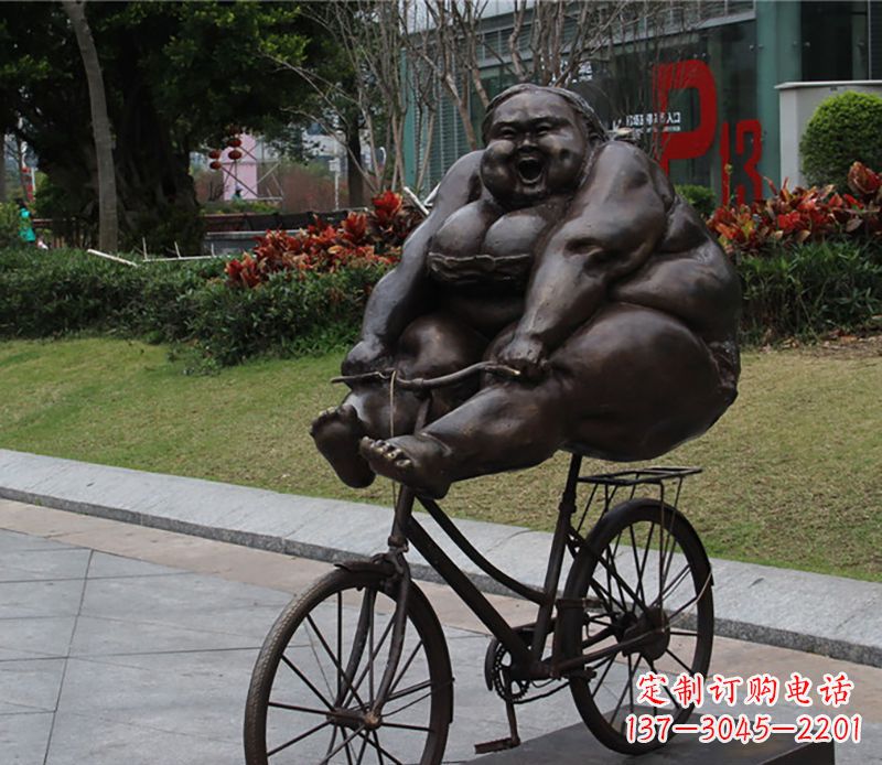 泰安自行车铜雕