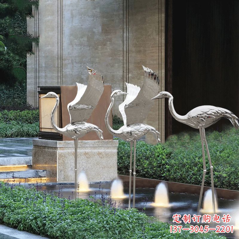 泰安鹤雕塑-公园不锈钢镜面喷泉中的鹤雕塑
